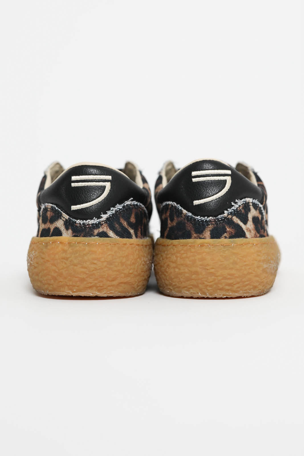 Puraai, Sneakers Vintage in Leo
