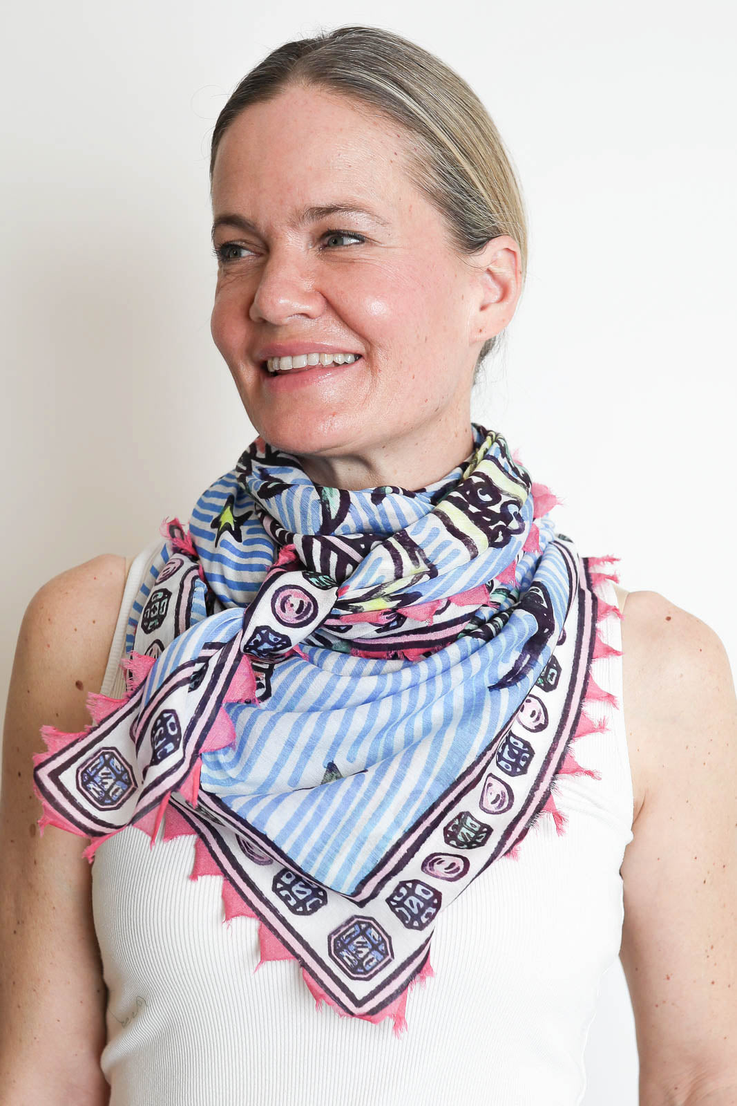 Faliero Sarti, Schal Amore in Multi