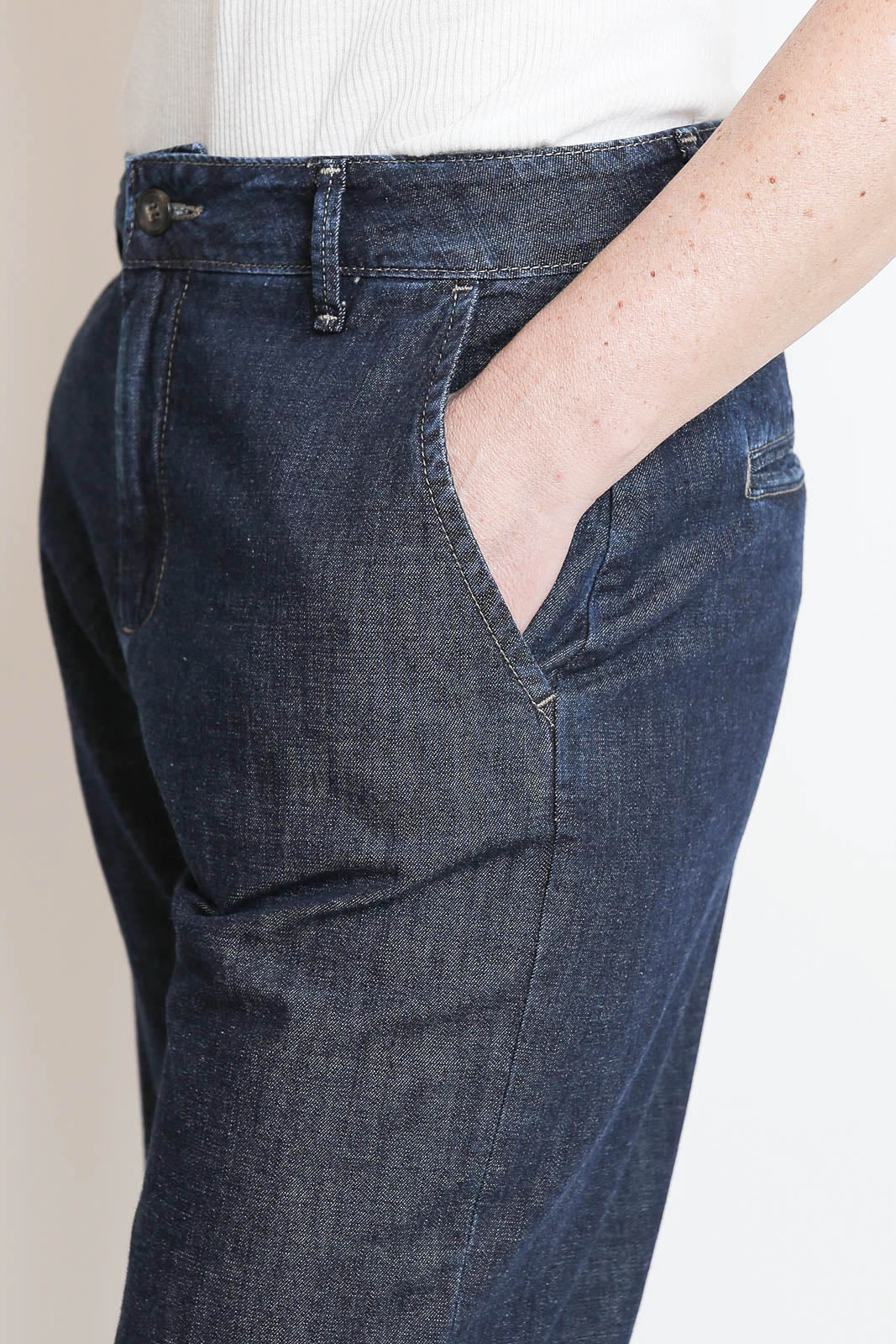 The Nim, Hose Chino in Dark