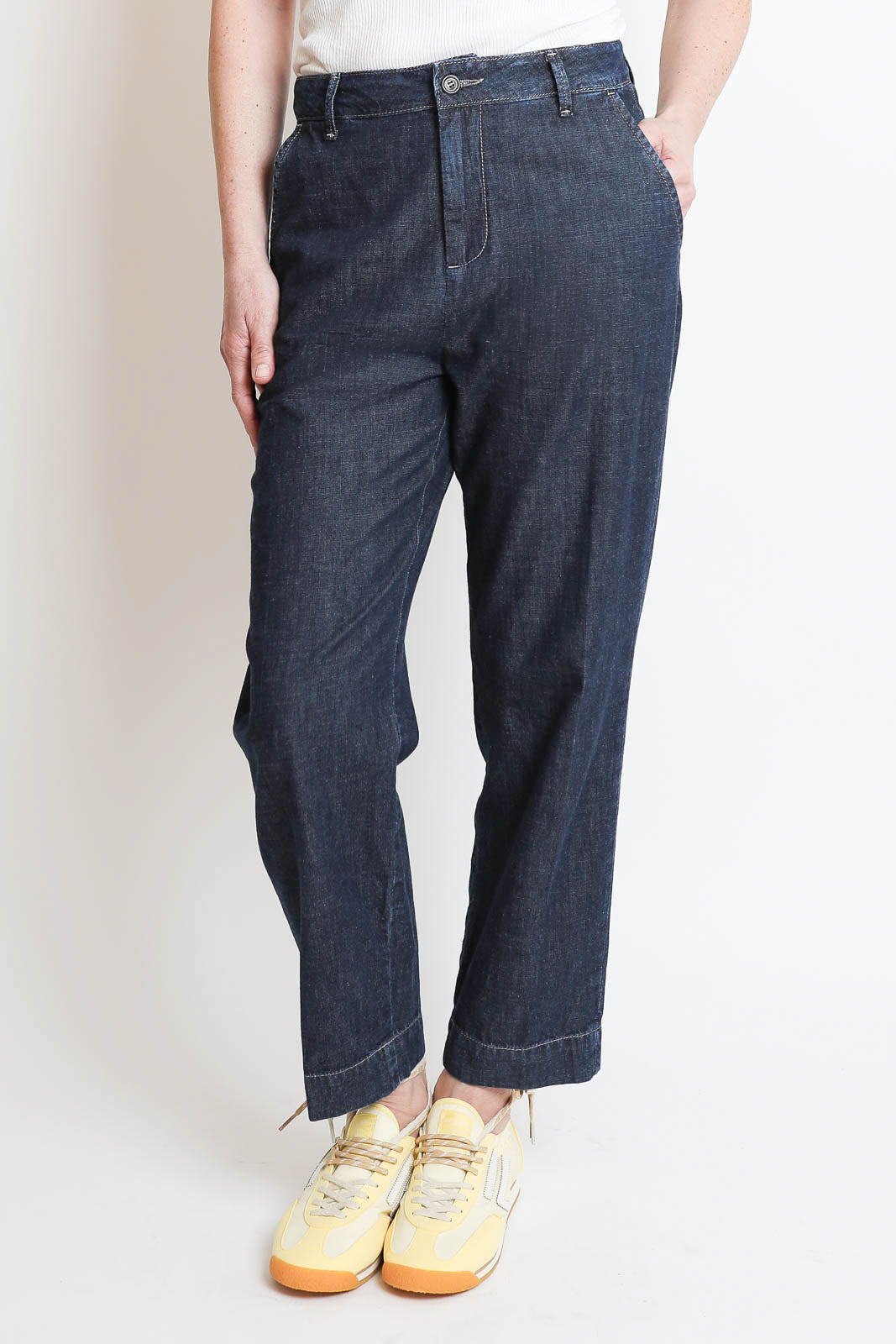 The Nim, Hose Chino in Dark