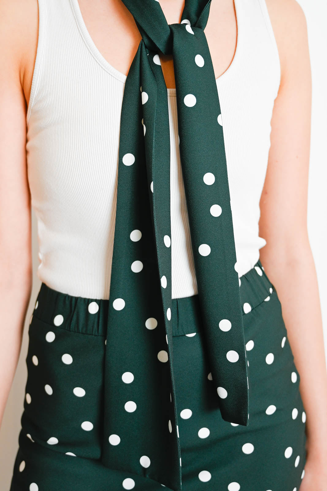 Atelier 1985, Krawatte in Tupfen Flaschengrün