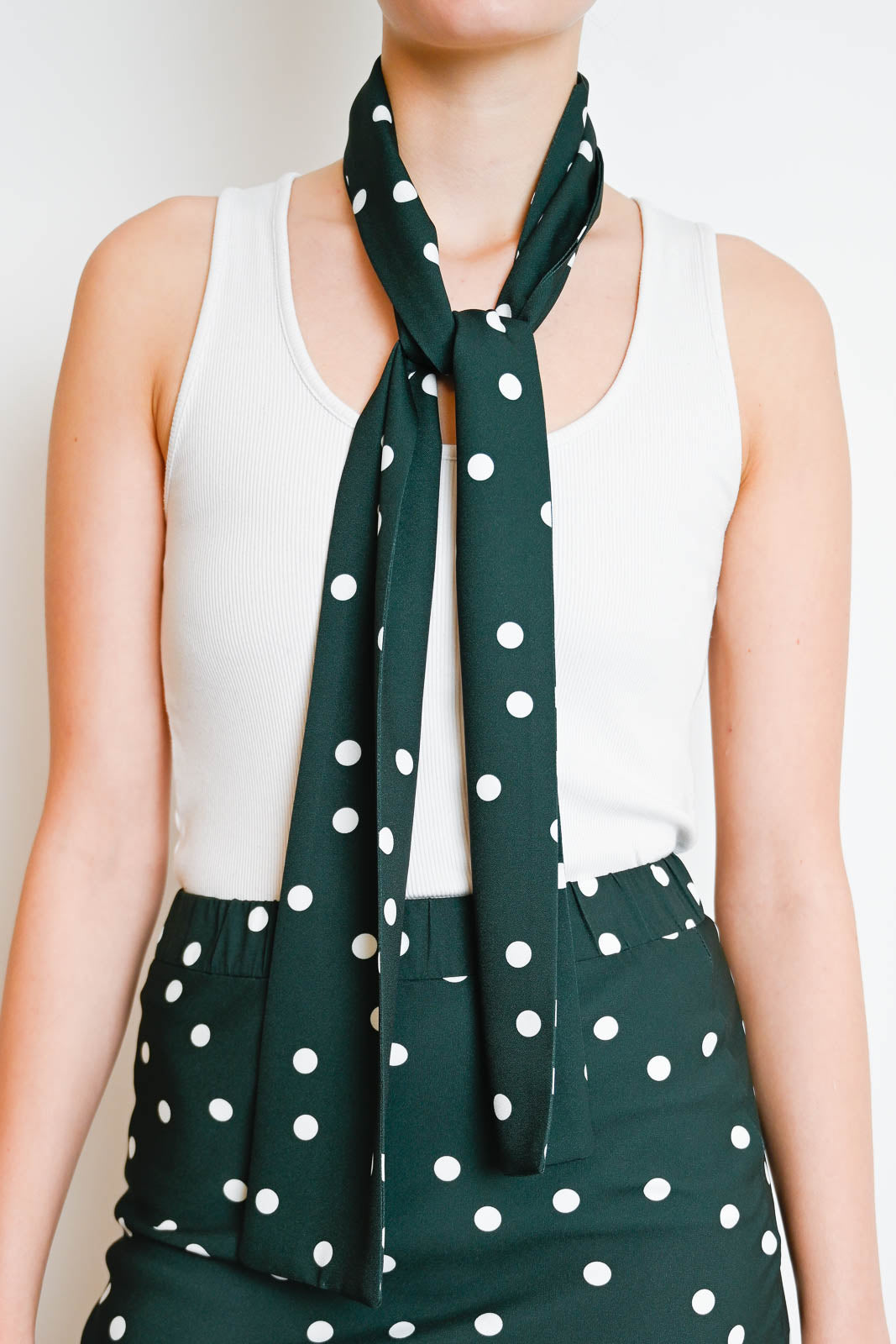 Atelier 1985, Krawatte in Tupfen Flaschengrün