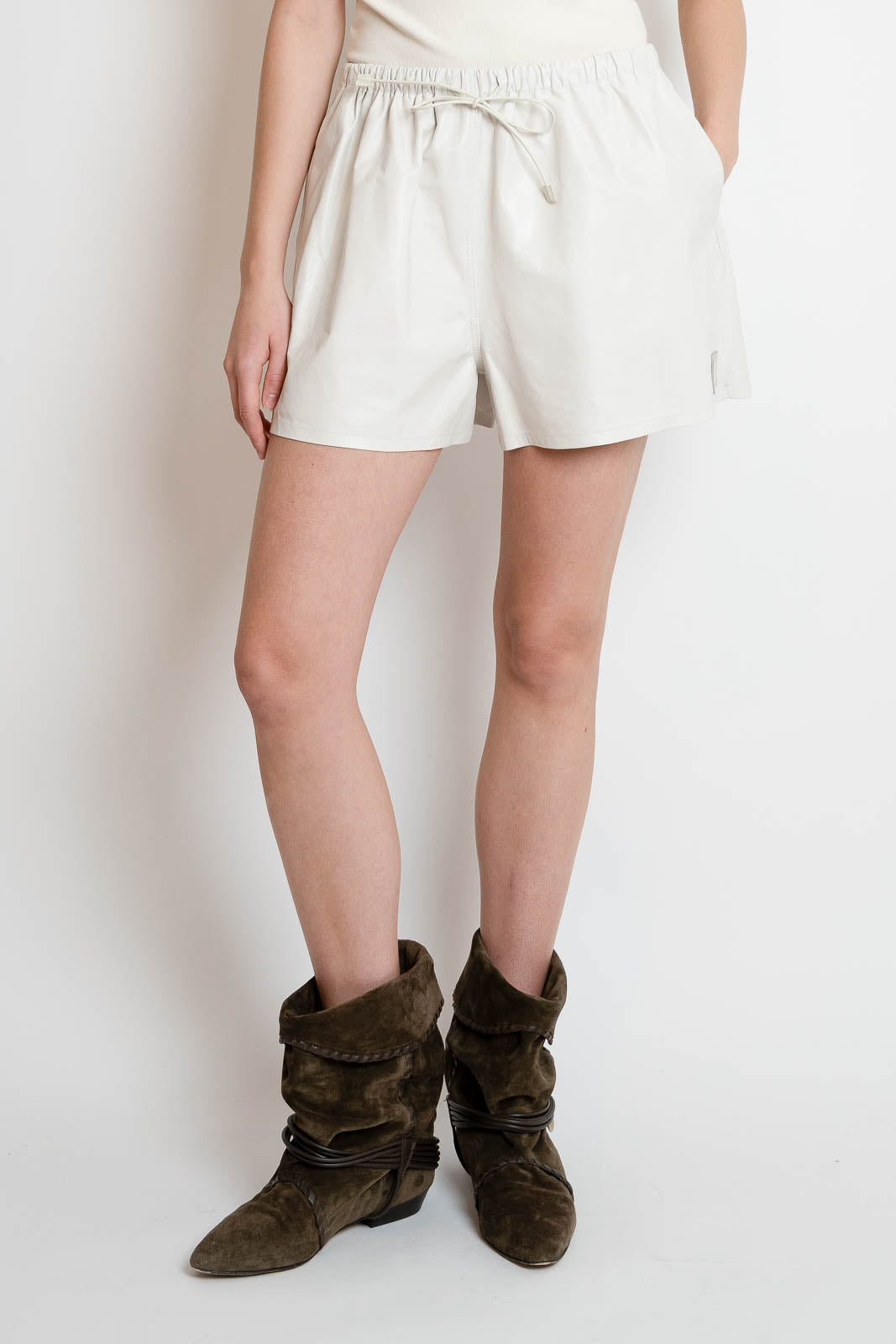 Haikure, Shorts Ada in Wrincled