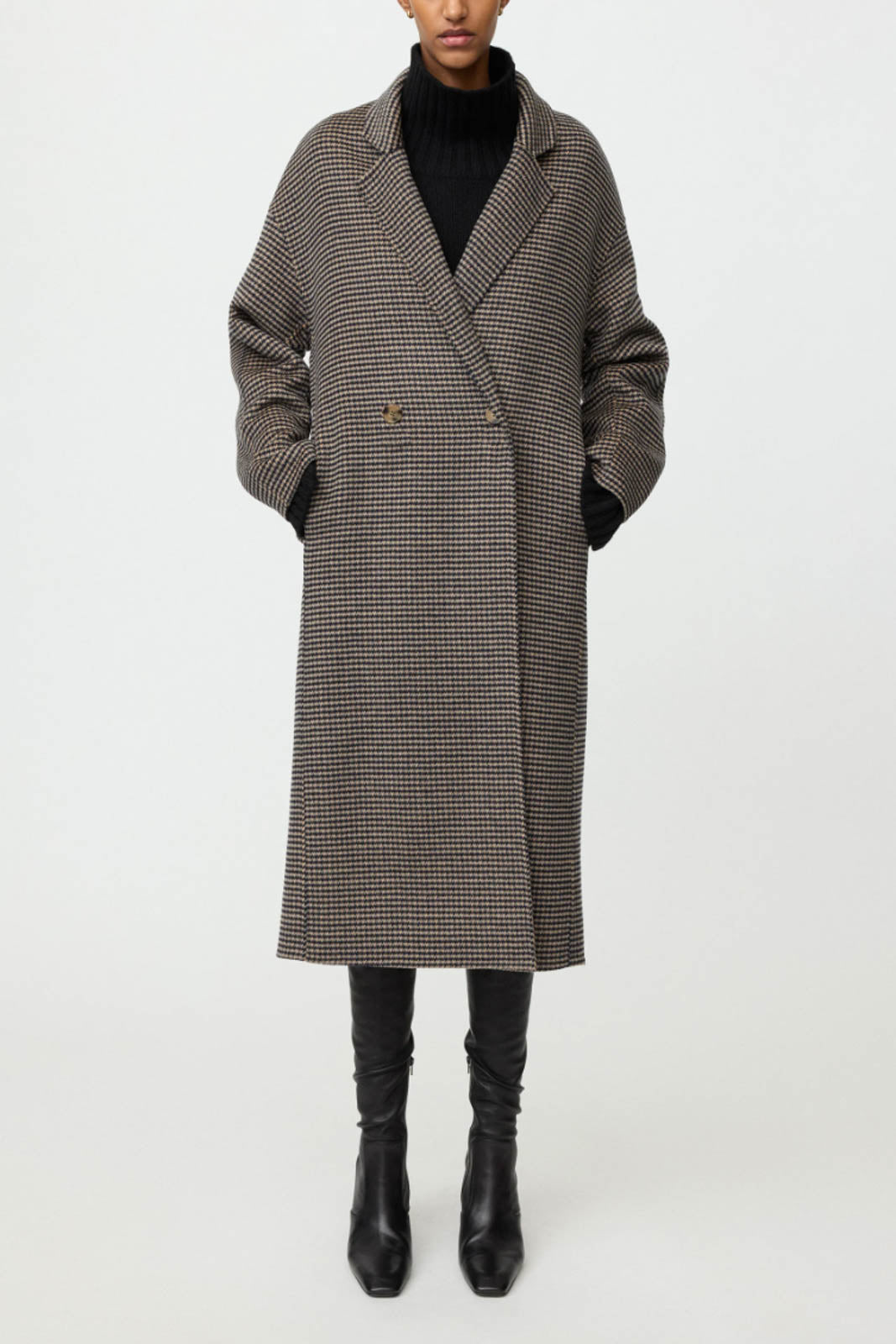 Soft Goat, Mantel Houndstooth in Black/Beige