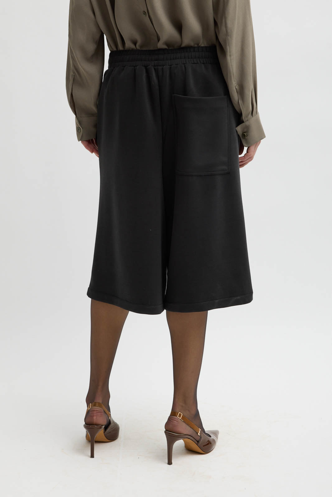 Tibi, Bermudas Feather Weight Relaxed in Schwarz