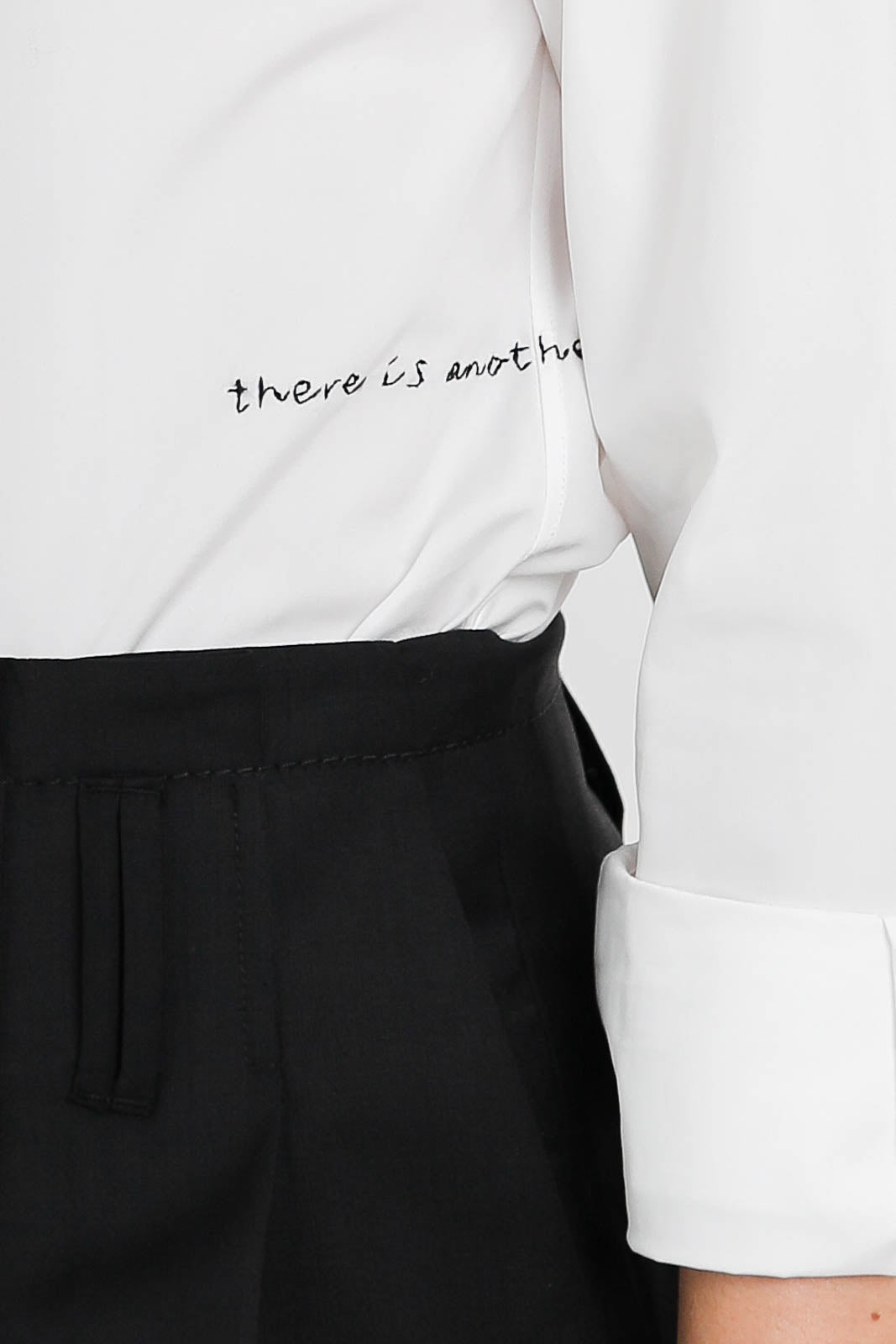 Nackiyé, Bluse College in Kaimak