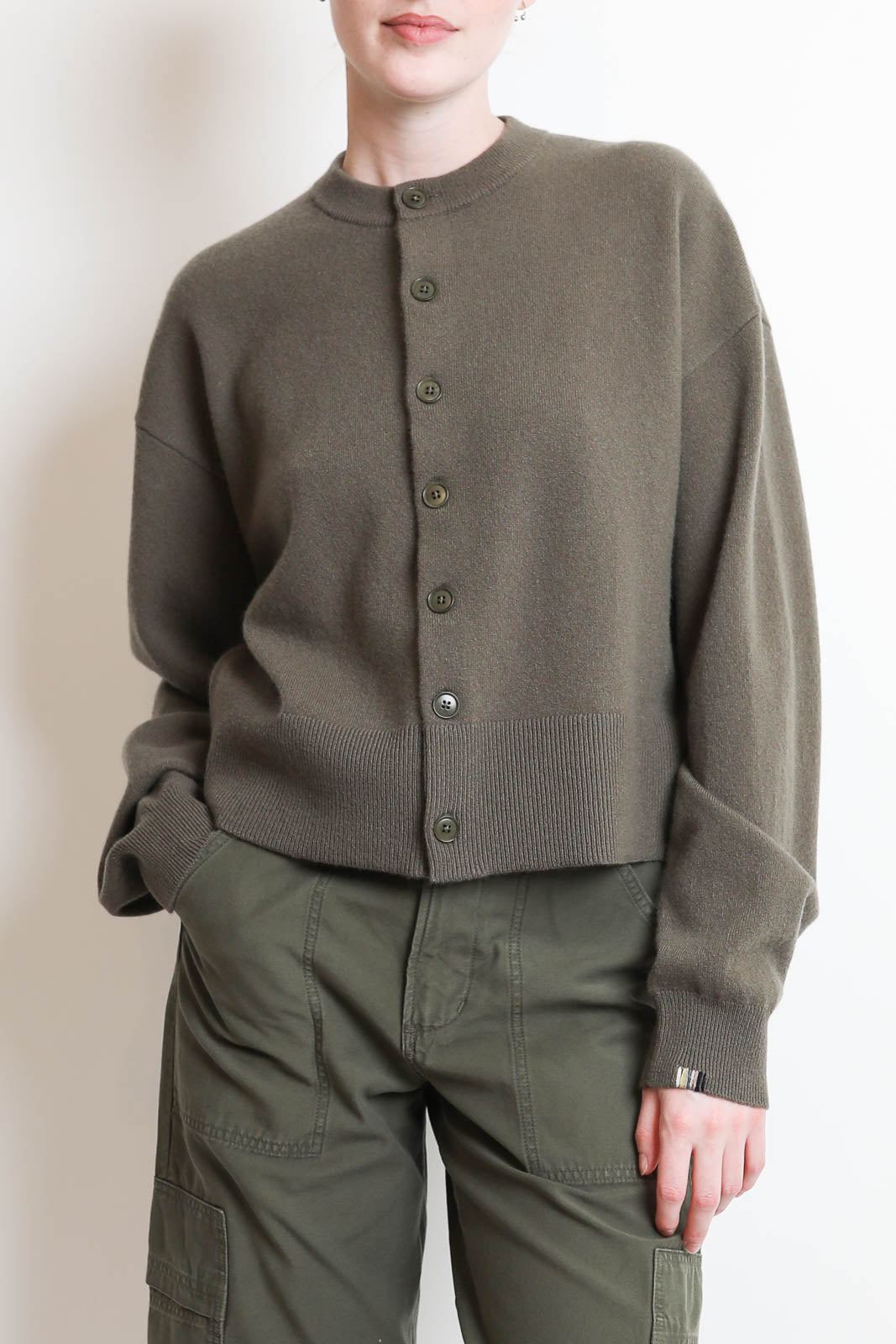 Extreme Cashmere, Cardigan Chou in Army