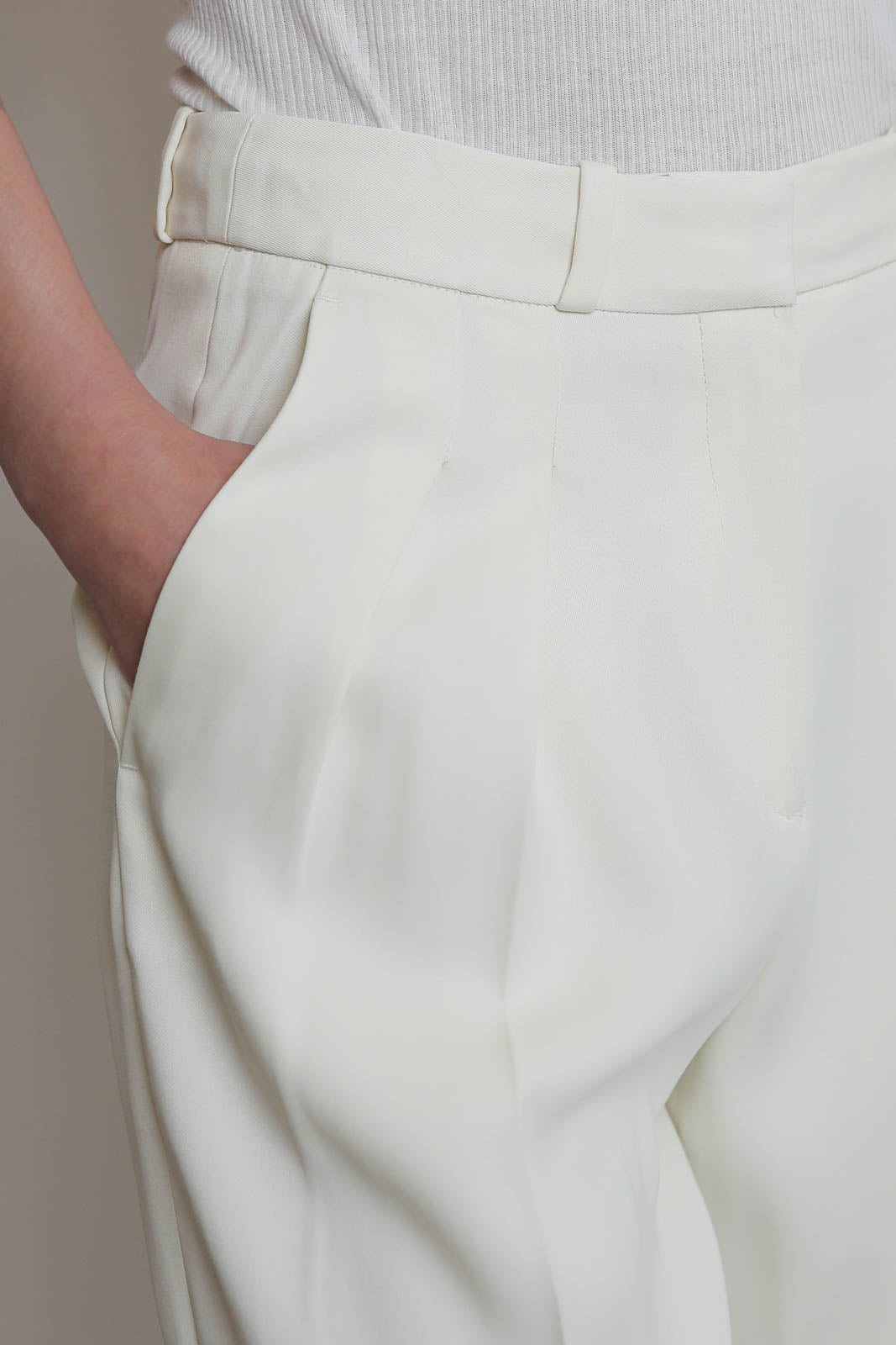 Loulou De Saison, Hose Alio in Ivory