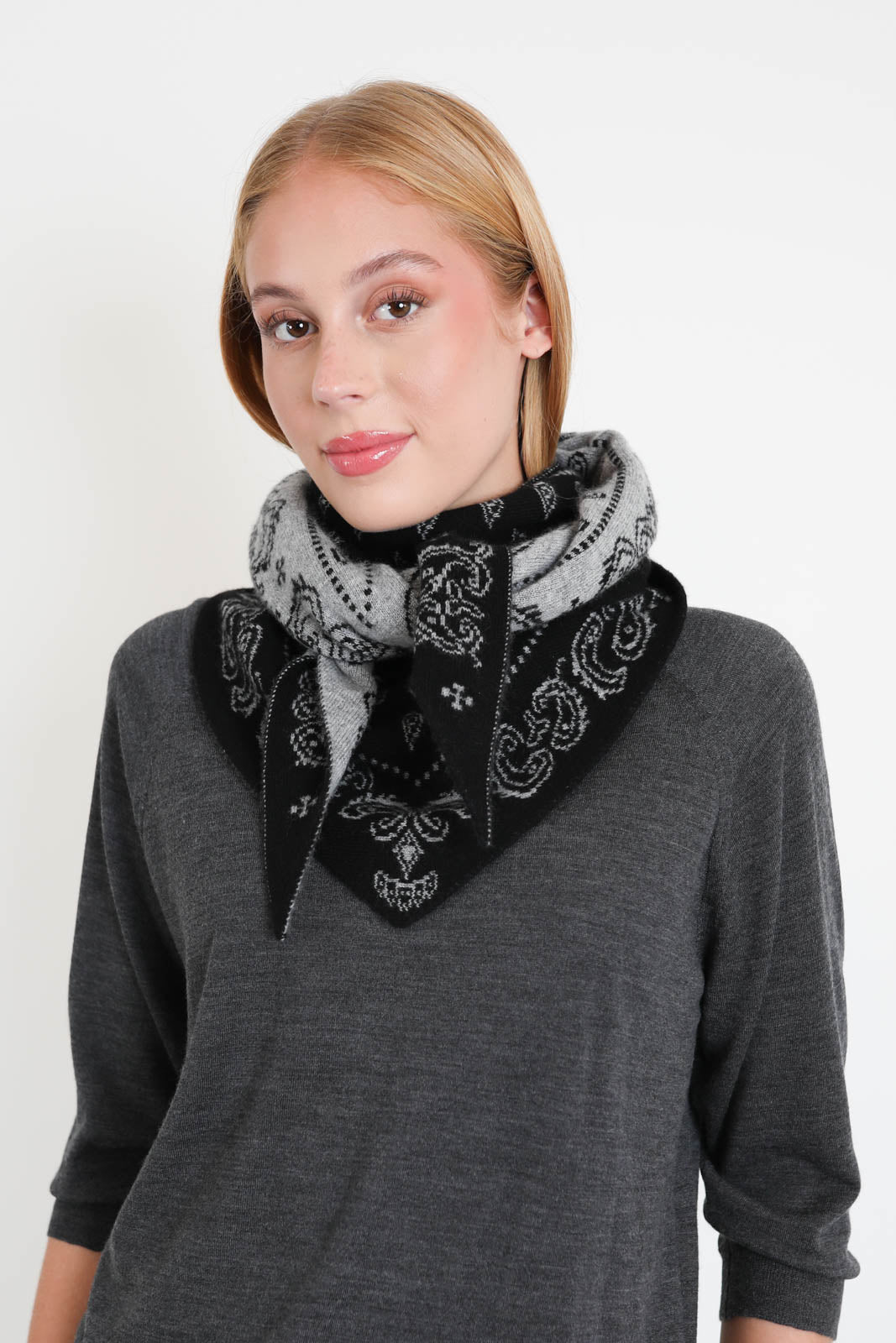 Guest in Residence, Schal Wild Rag in Black/Heather Grey