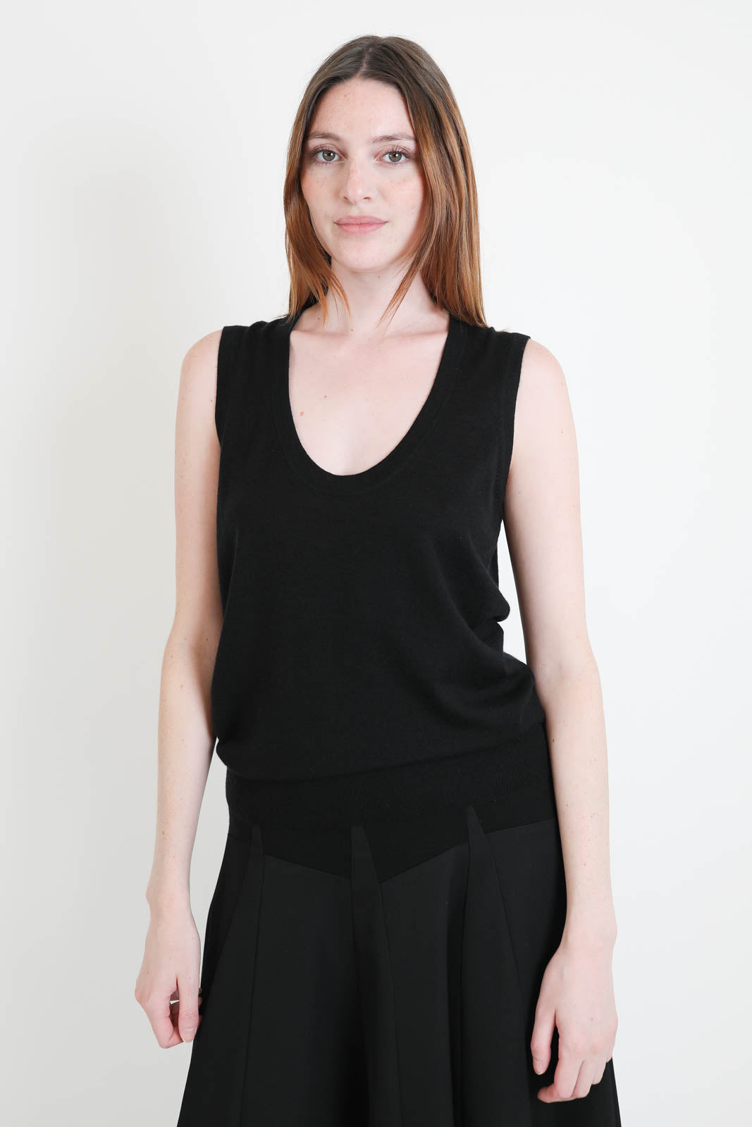 6397, Tank Top Scoop Neck aus Strick in Schwarz