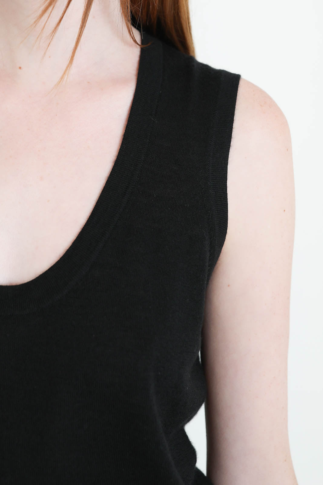 6397, Tank Top Scoop Neck aus Strick in Schwarz