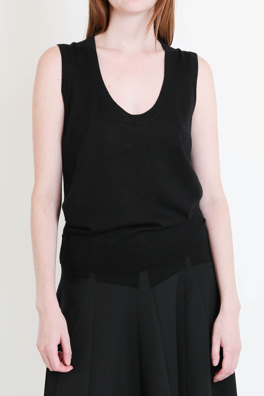 6397, Tank Top Scoop Neck aus Strick in Schwarz