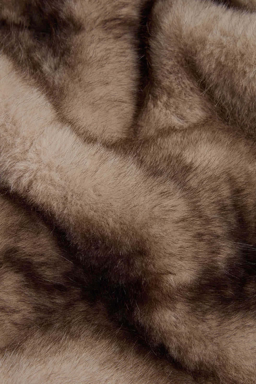 Apparis, couverture Jumbo Brady Mink en Grey Mink