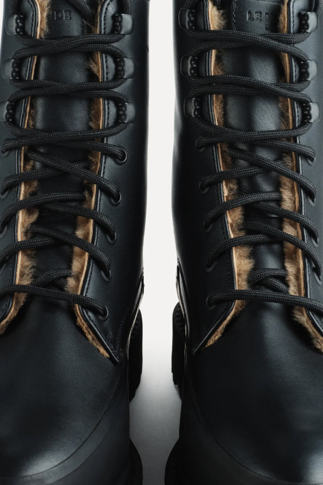 Le Monde Béryl, Stiefel Dolomite Black