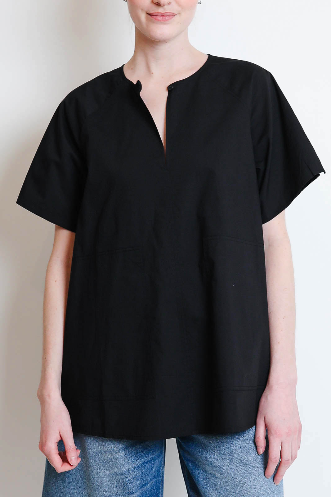 Lee Mathews, Top Poplin Tee in Schwarz