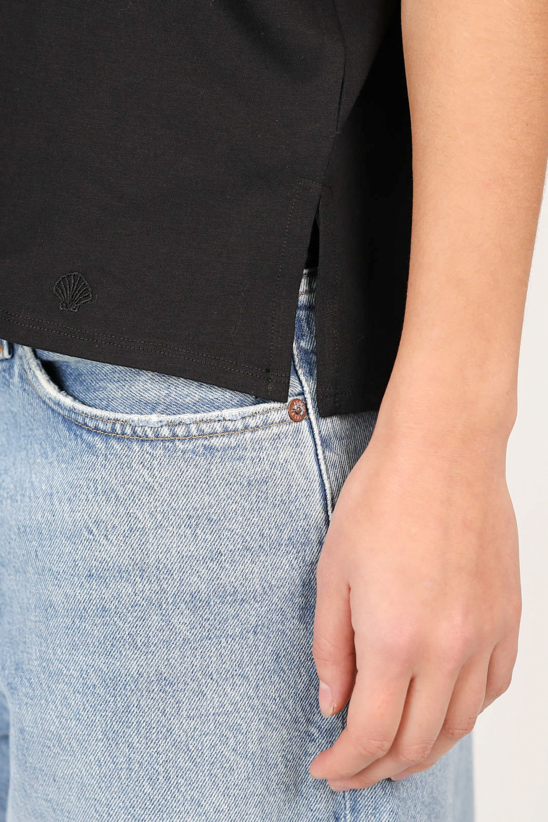 T-Shirt Basiluzzo in Schwarz