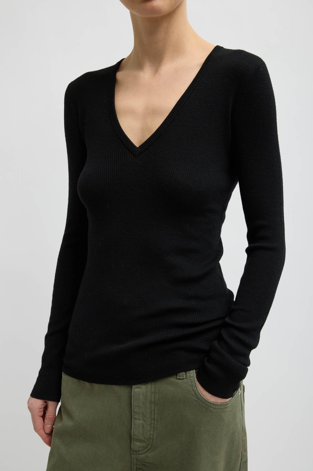 Tibi, Langarm-Shirt Feather Weight in Schwarz