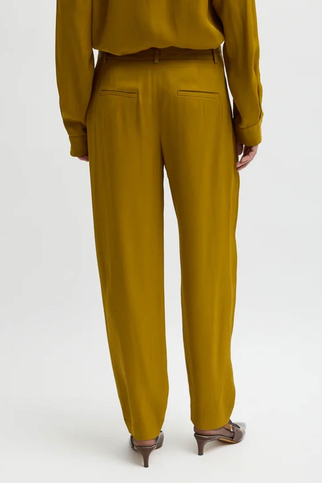 Tibi, Hose Grace in Mustard
