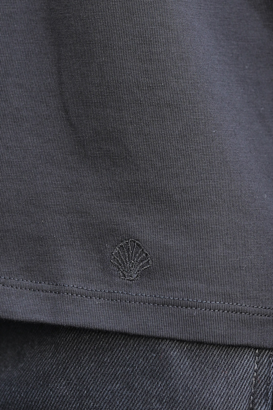 T-Shirt Telanto in Schwarz