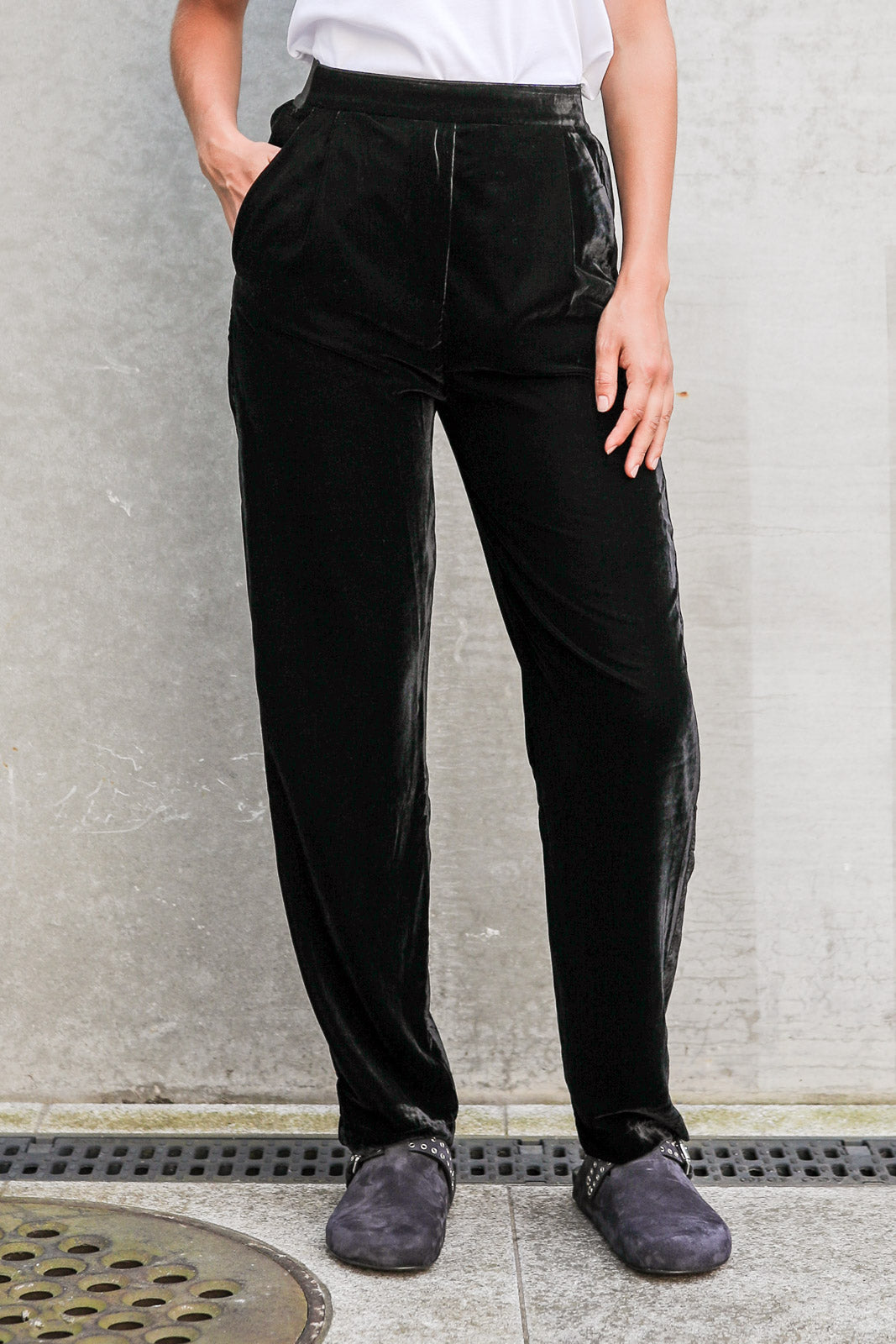 Hose Amalfie aus Samt in Schwarz