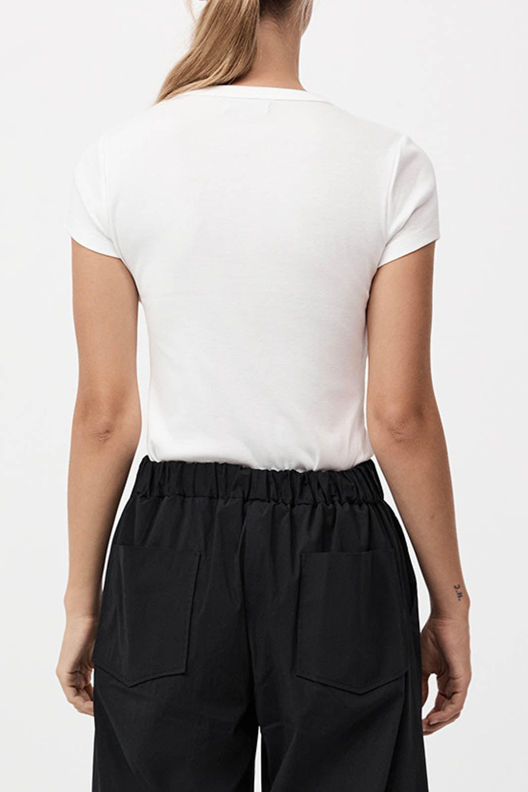 T-Shirt Baby Tee in Weiss