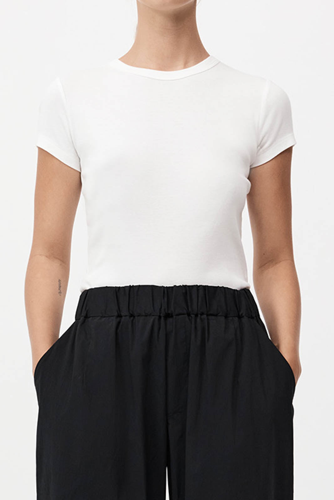 T-Shirt Baby Tee in Weiss
