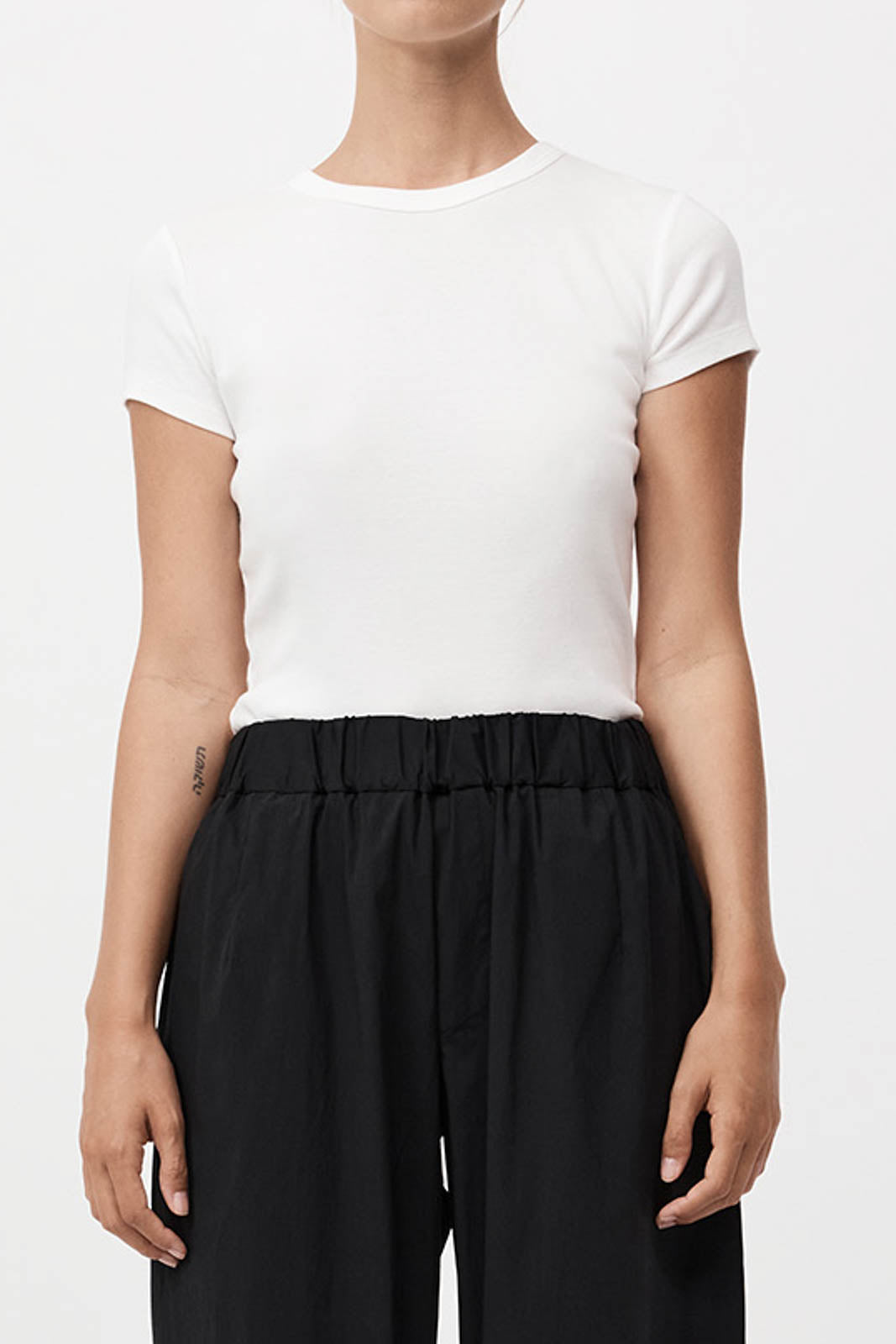 T-Shirt Baby Tee in Weiss