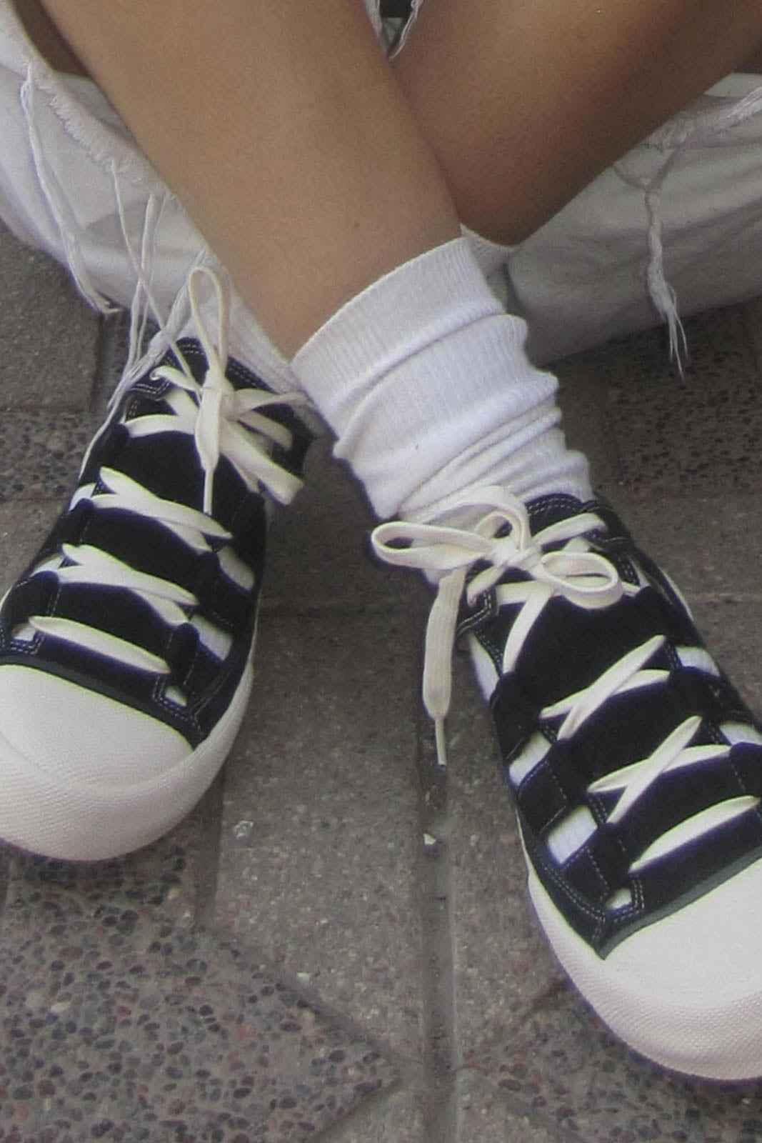 Sneakers Open in Wine Bordeaux