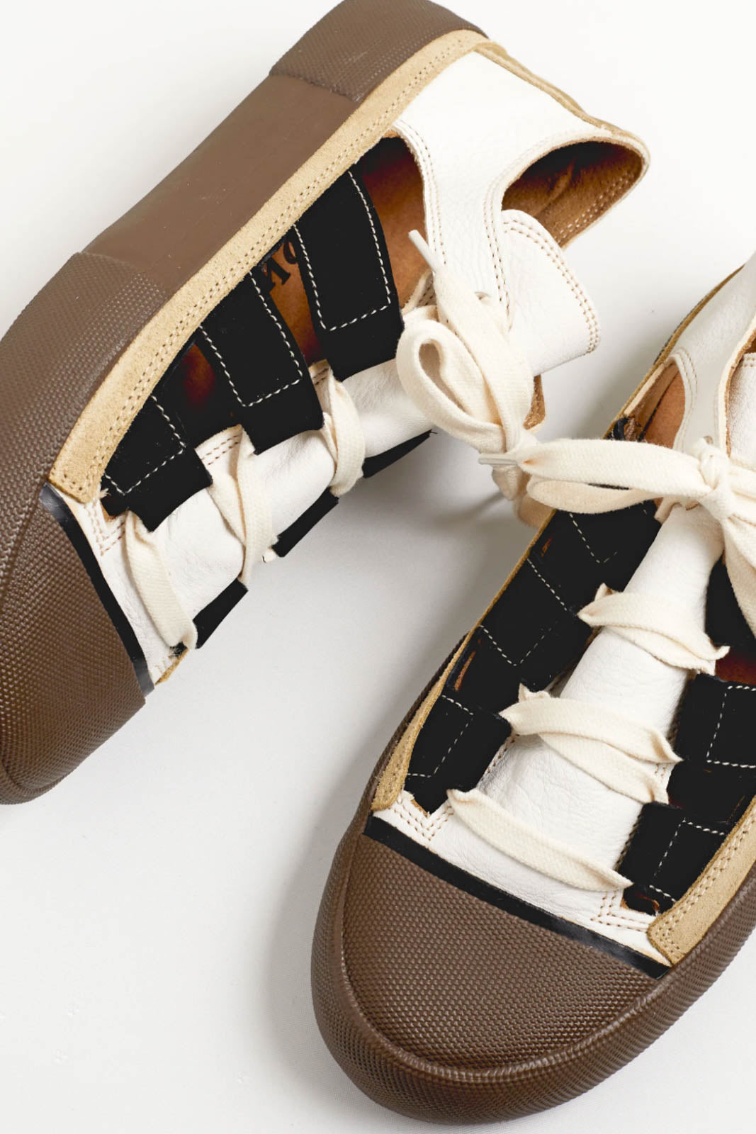 Sneakers Open in White/Black