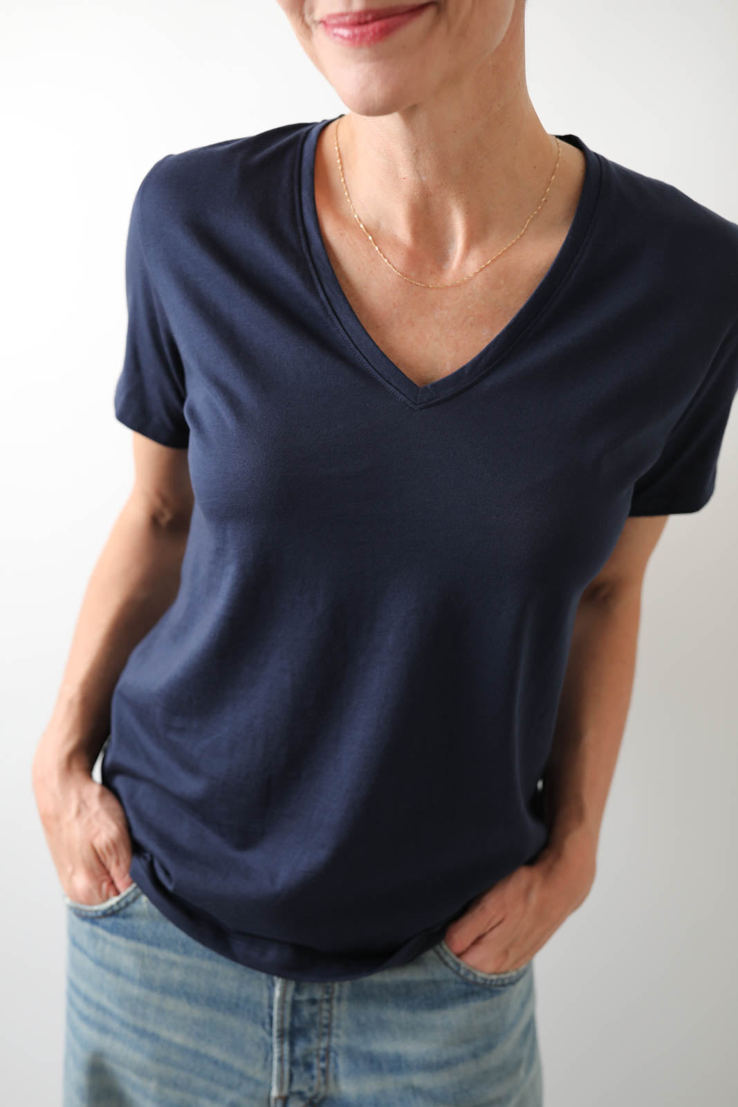 T-shirt V-neck in navy