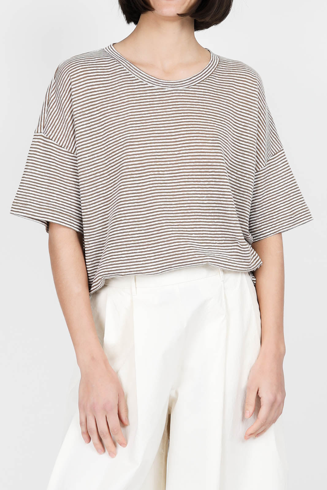 Linen T-shirt in hazelnut