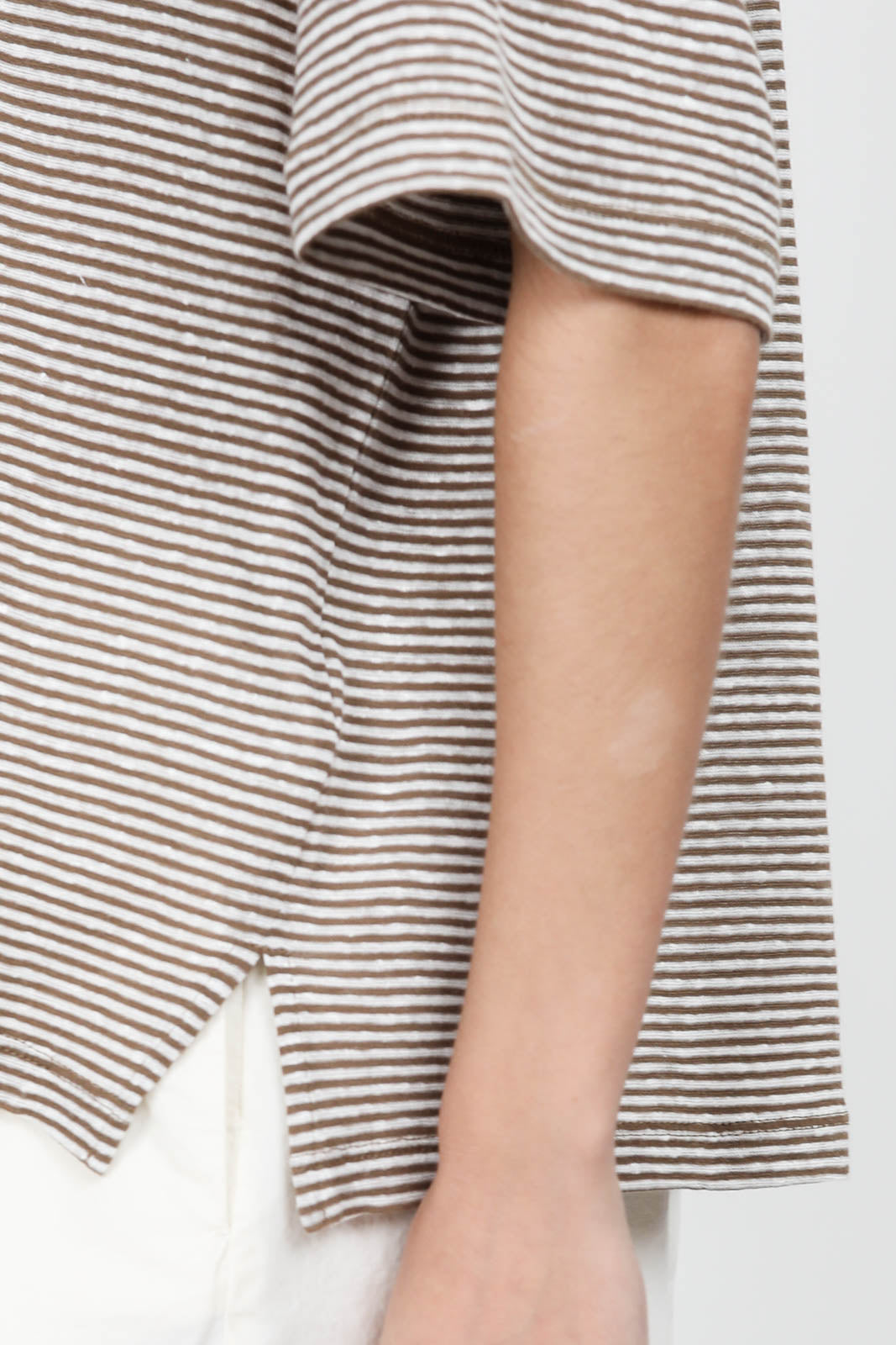 Linen T-shirt in hazelnut