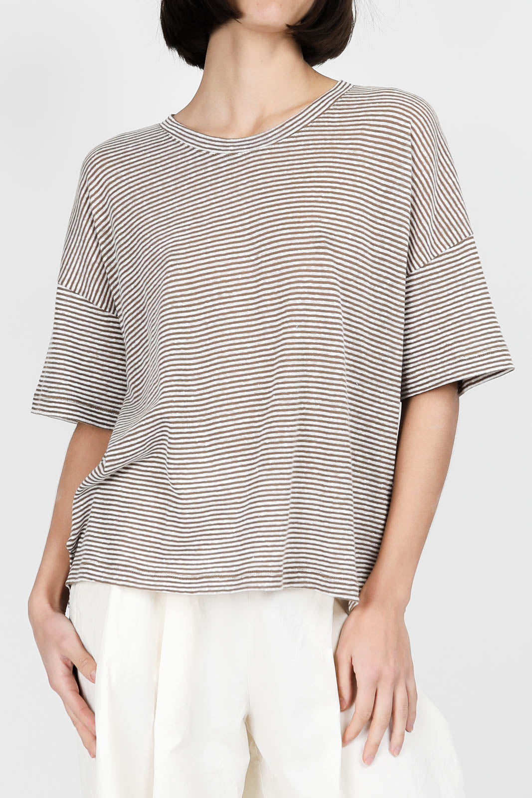 Linen T-shirt in hazelnut