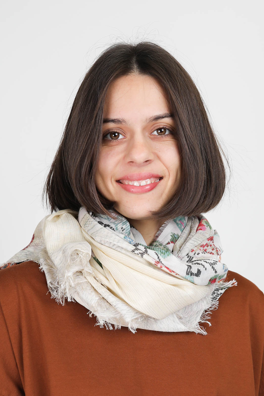 Gigliola scarf in ecru