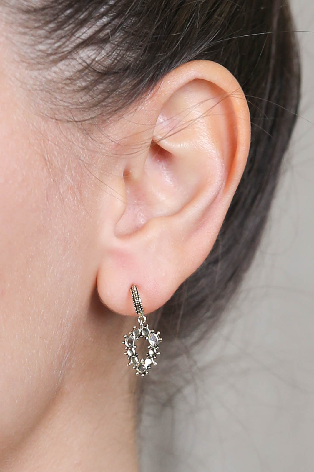 Earrings N° 847 in antique gold