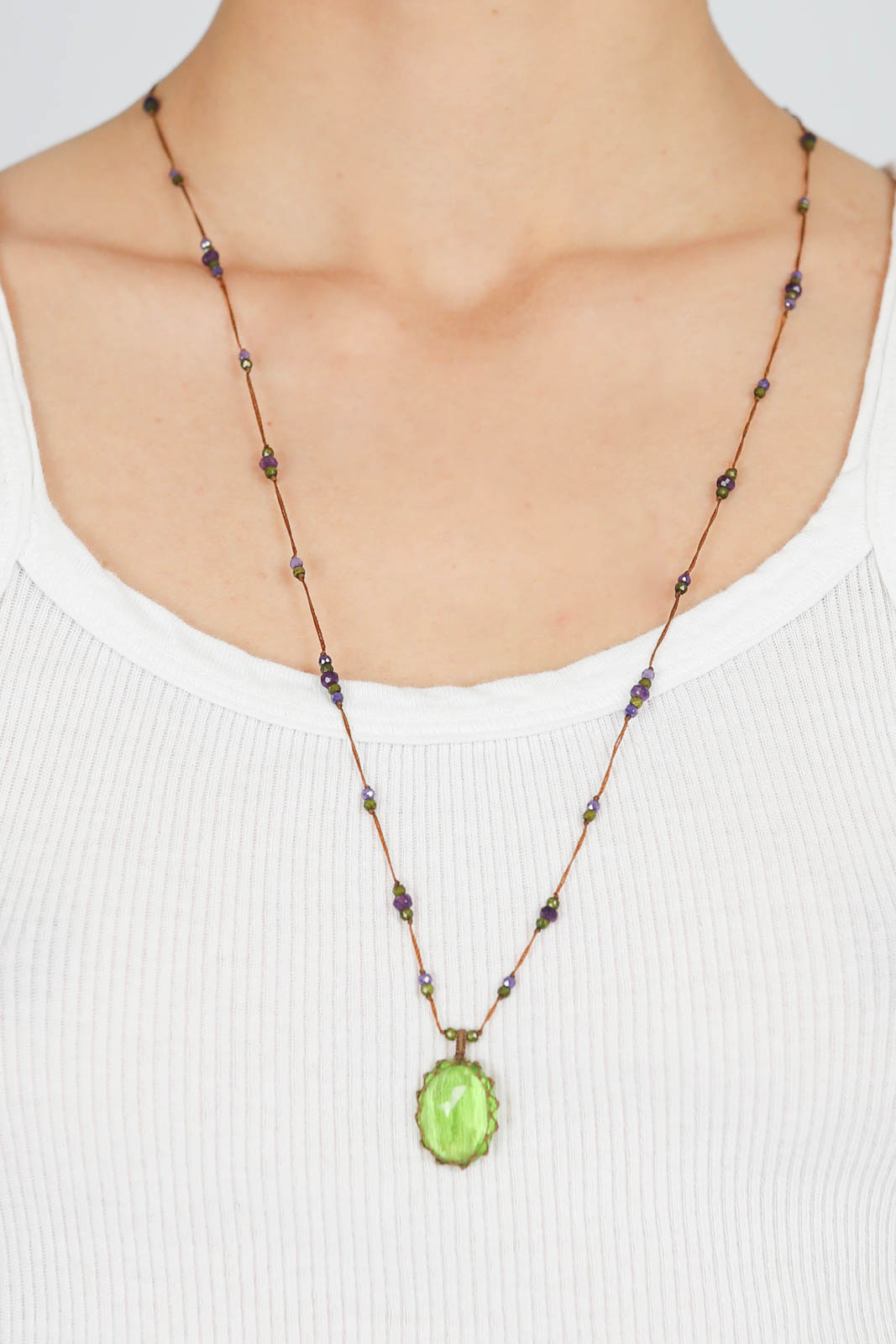 Necklace Tibet long in Indian Glass Peridot
