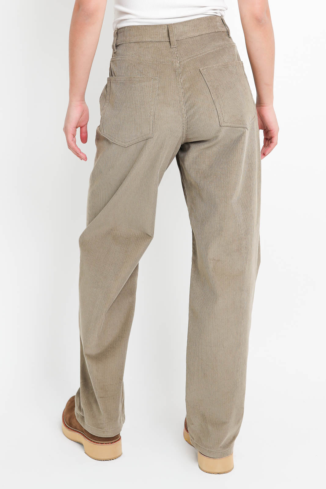 Róhe, corduroy pants in Dark Sage