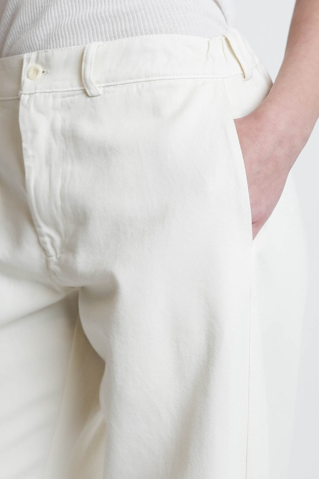 Labo.Art, Bum Massaua pants in Ivory