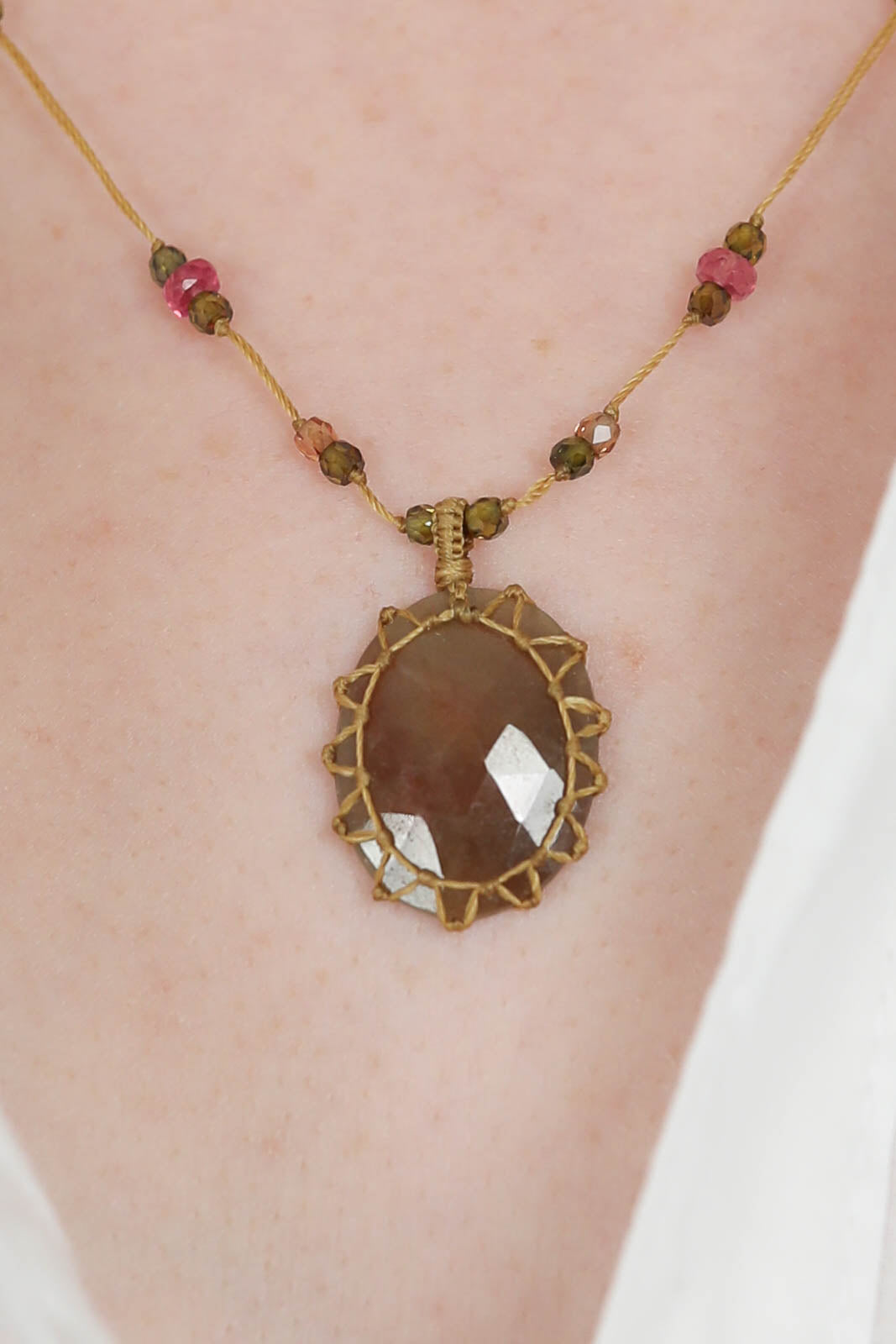 Necklace Tibet in Corrundum Dark