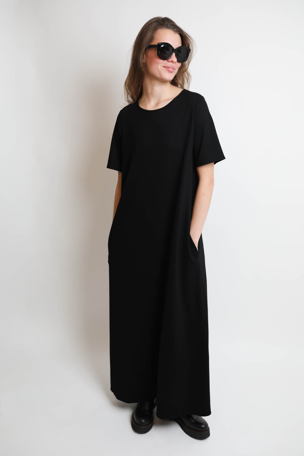 Toujours dress in Noir