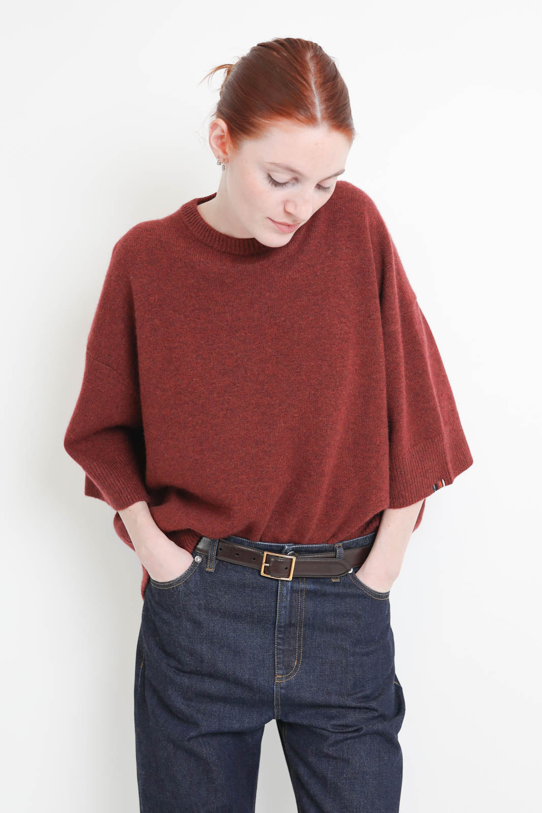 Extreme Cashmere, sweater with short sleeves Sassie in Maroon