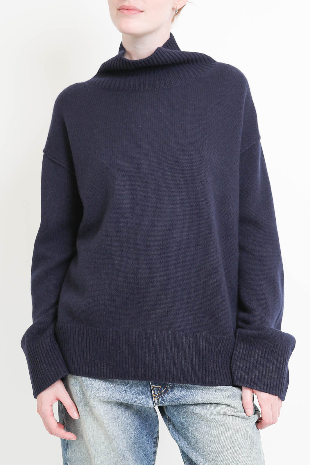 Soft Goat, boyfriend turtleneck sweater in navy