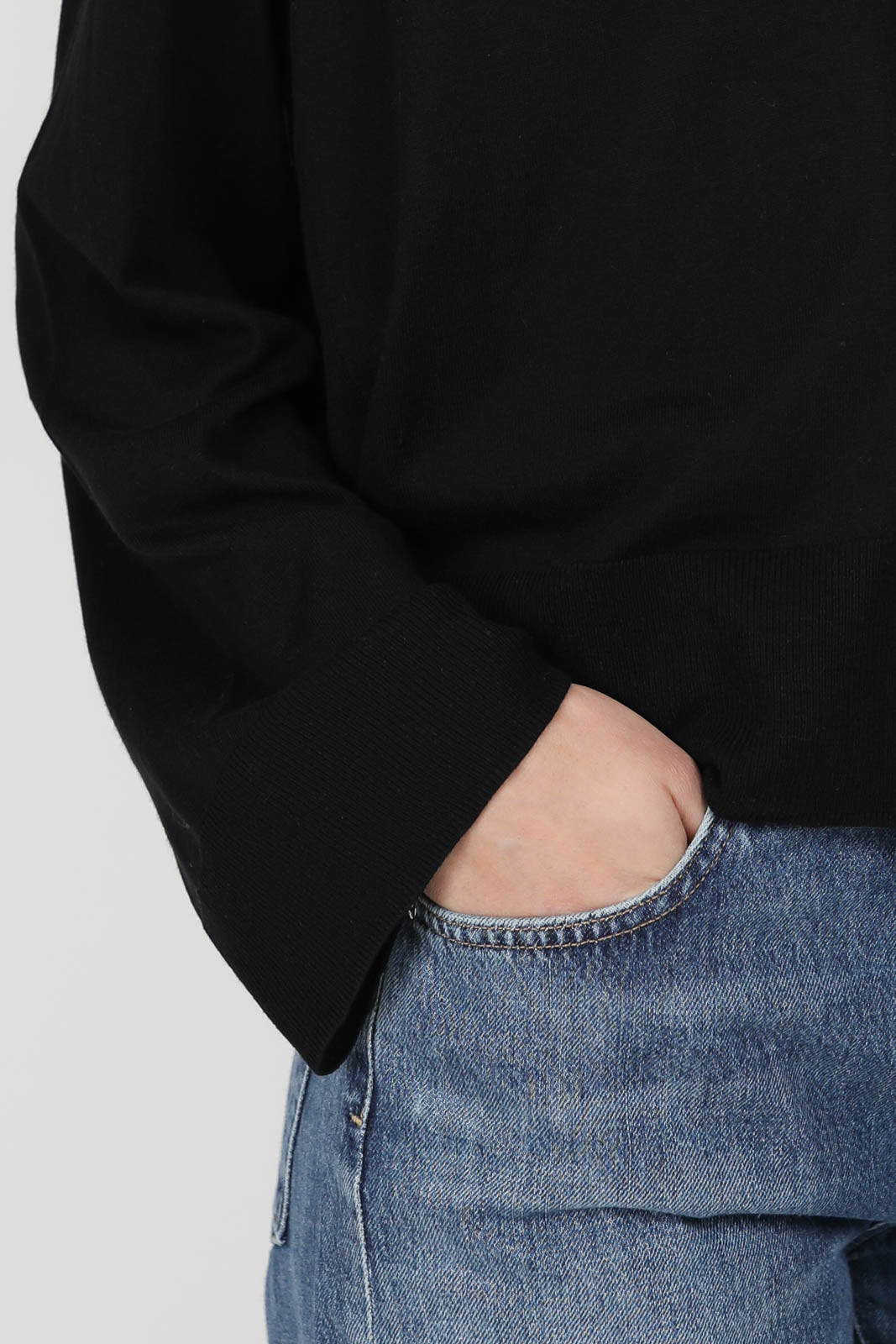 Cardigan with V-neck in black