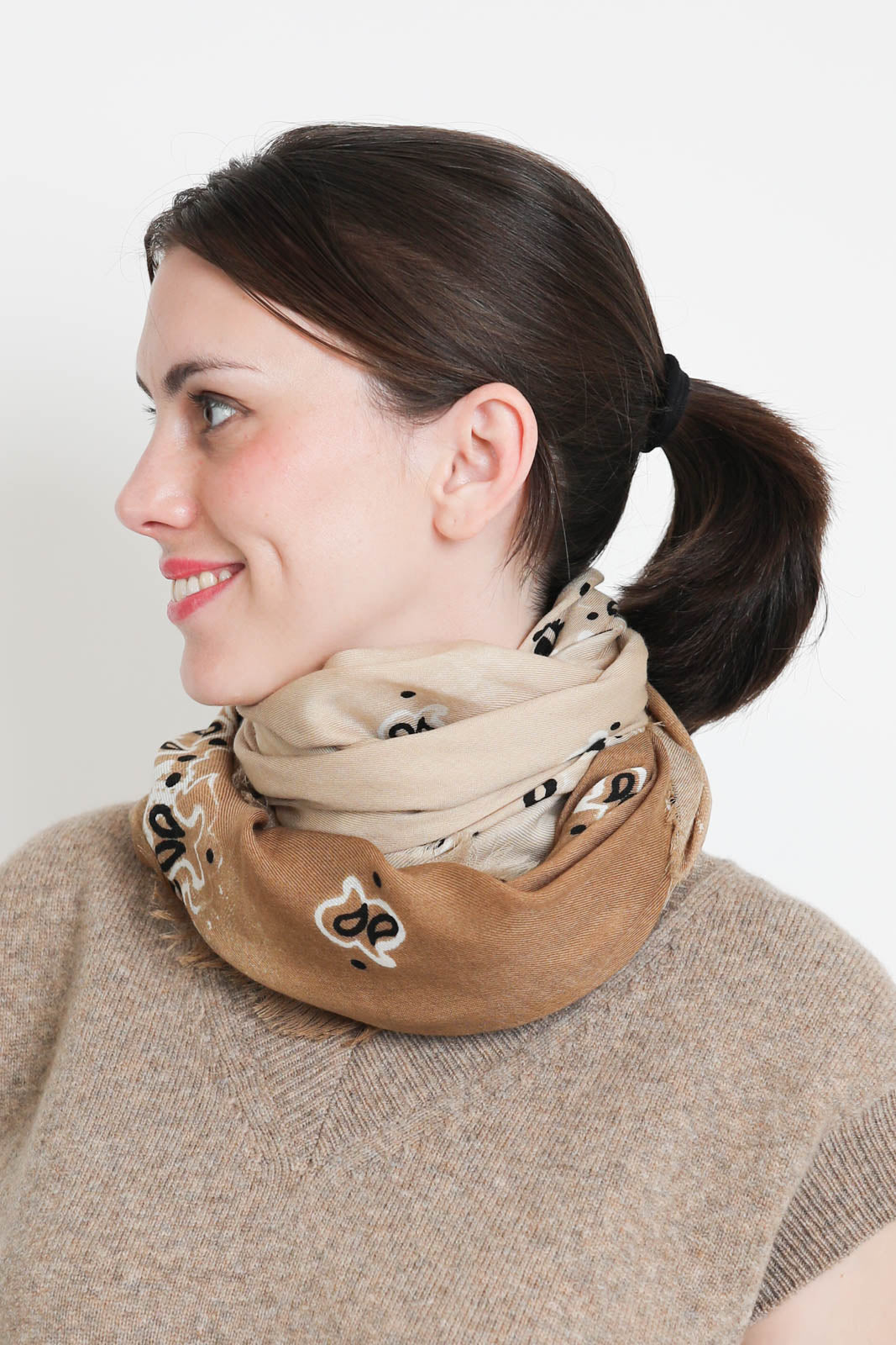Jil Quadra Diagonal scarf in camel