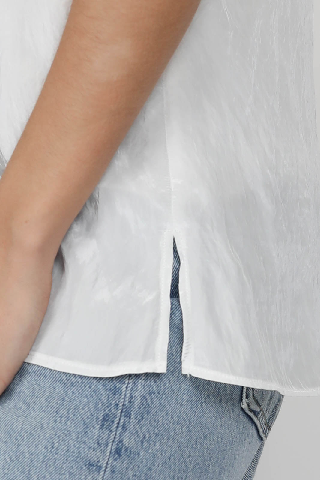Top with V-neck in Giglio