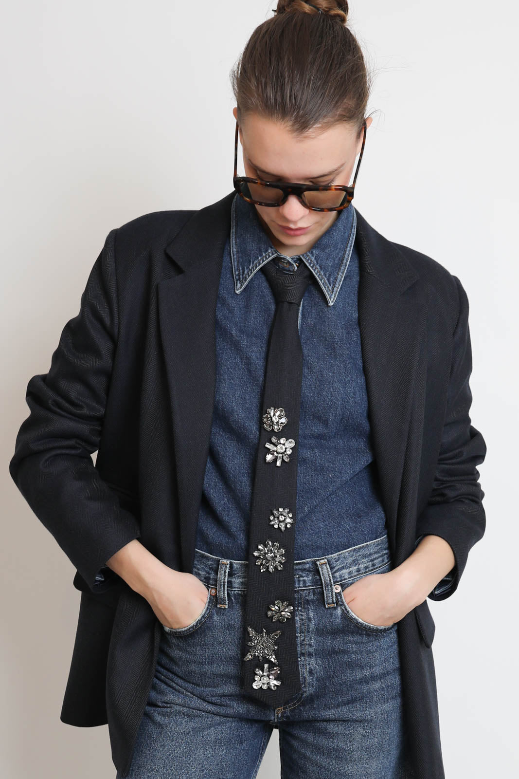 Atelier 1985, Perla tie in dark blue