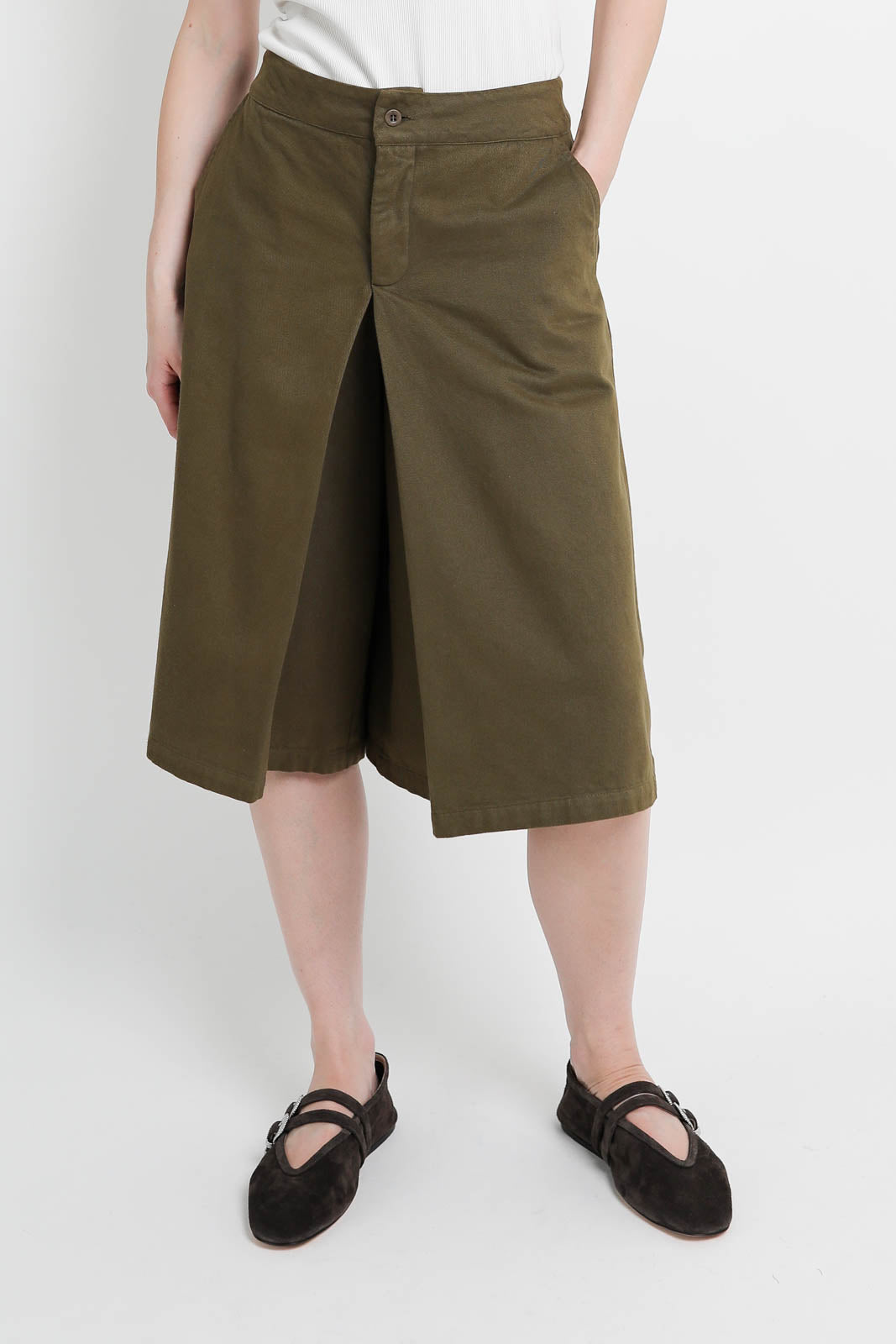 Labo.Art Shorts Gonna Mel in Timo