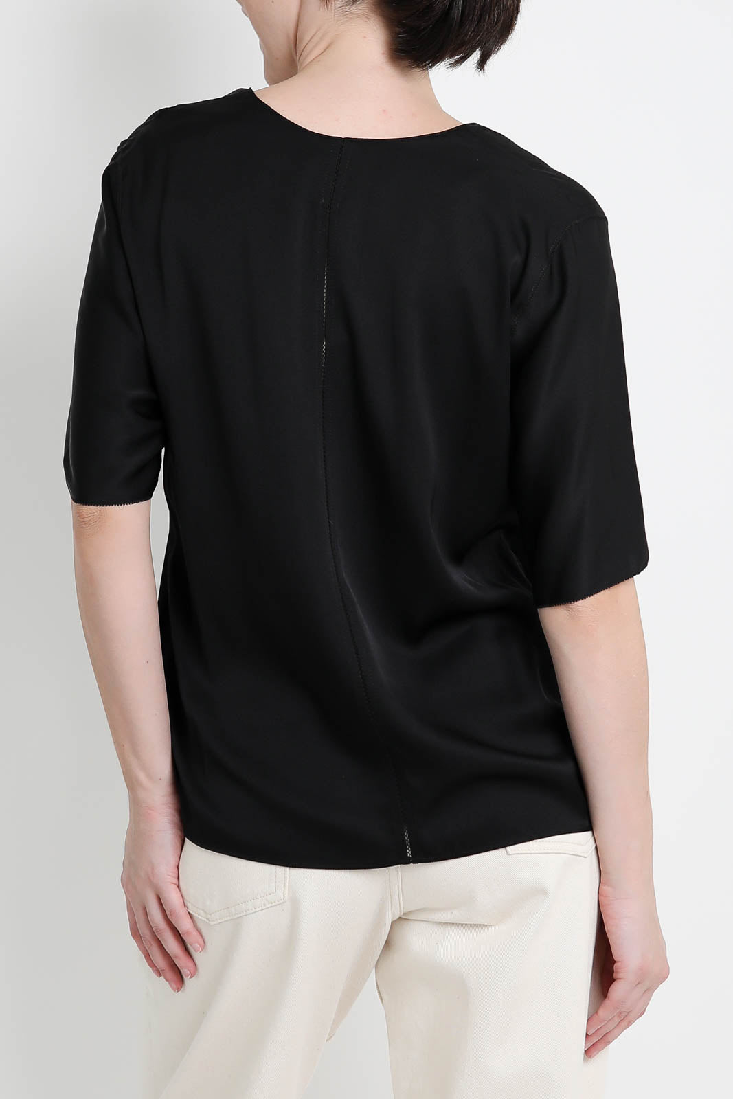 Ahlvar Gallery, Top Yoli in black