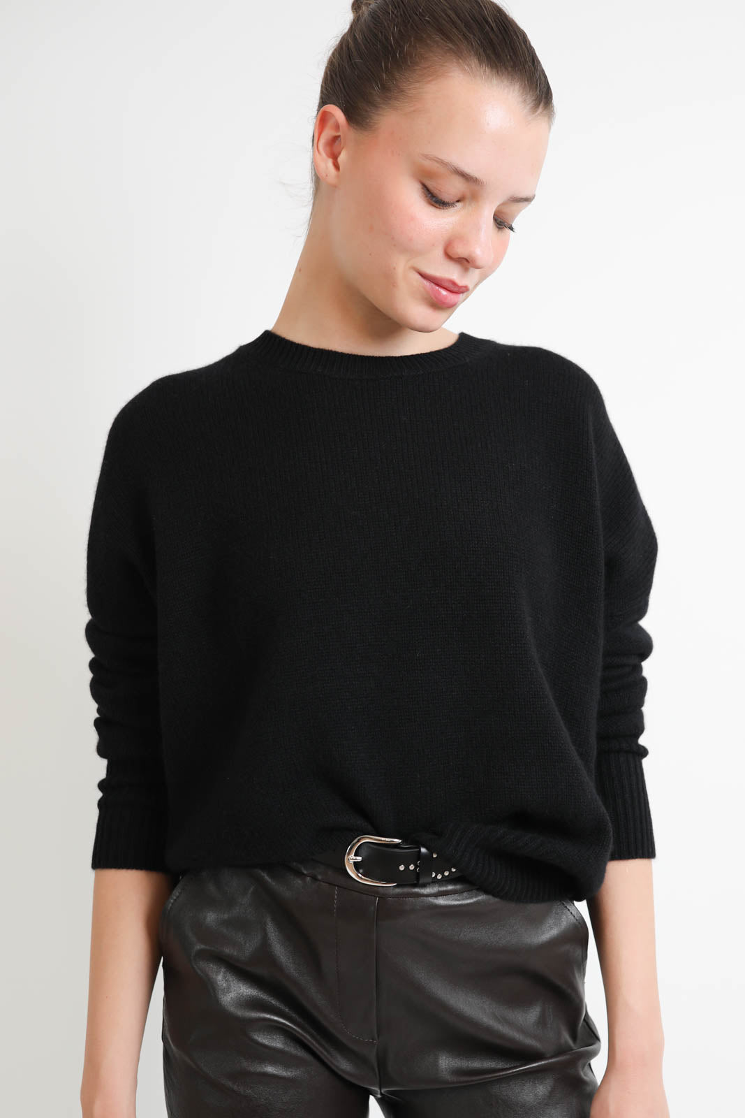 Lisa Yang, Mila sweater in black