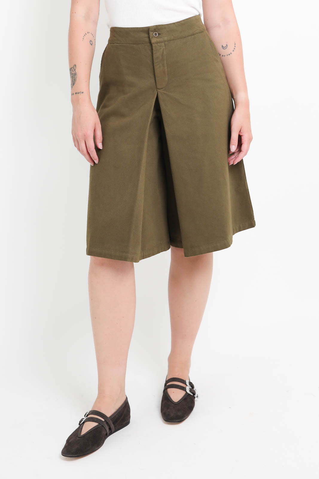 Labo.Art Shorts Gonna Mel in Timo
